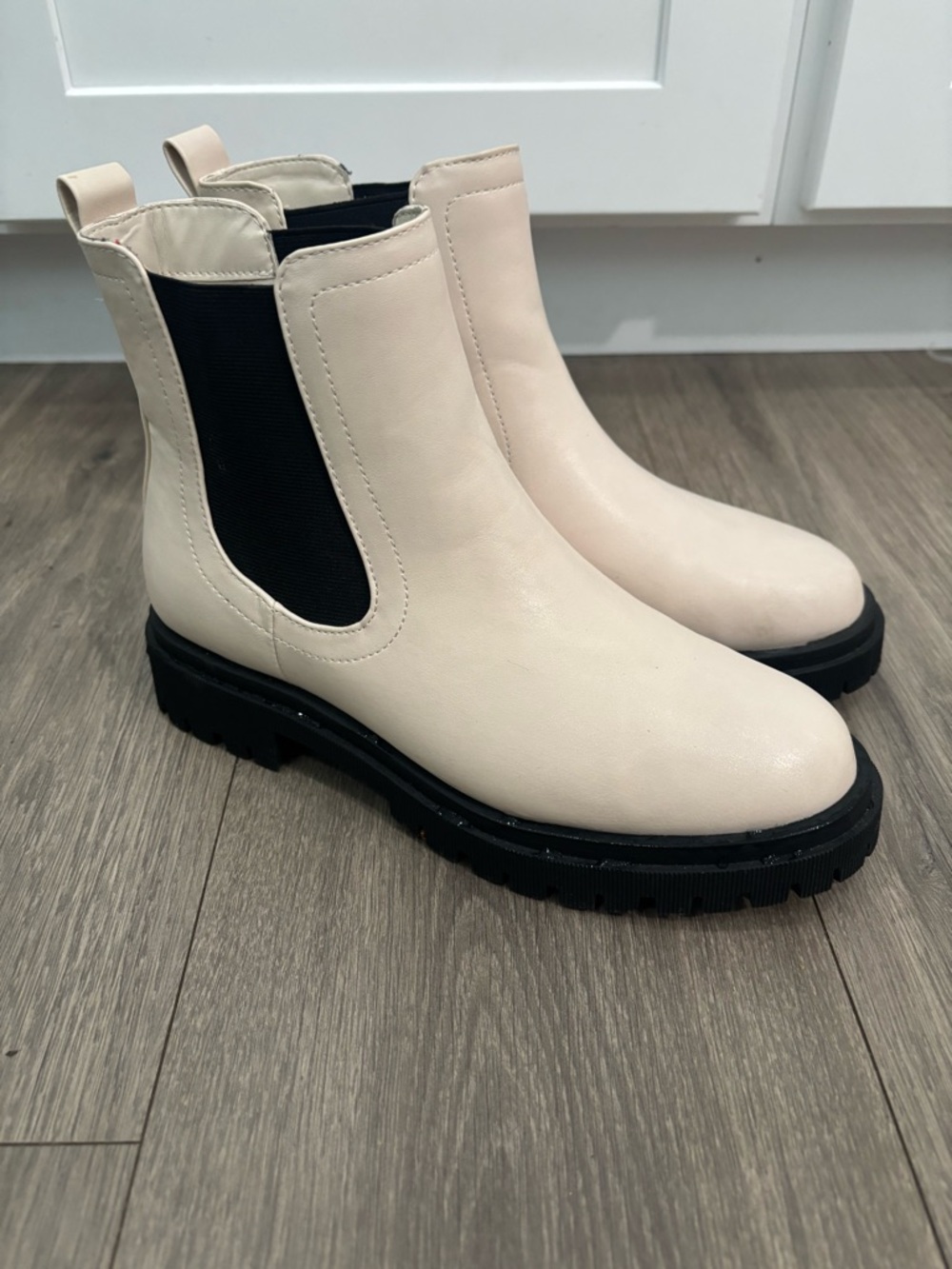 Women’s Cream Chelsea Boots